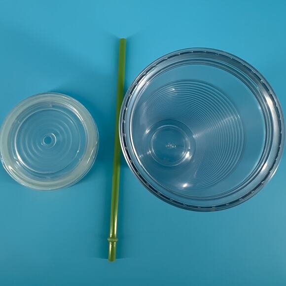 Rubbermaid 2 Quart Servin Saver Pitcher & Two Cups with Straws - Picture 6 of 15